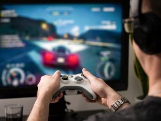 Gaming-game-video-TV_crop